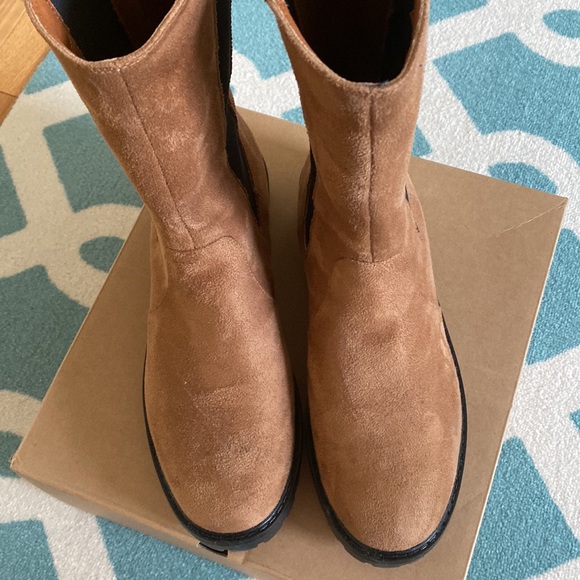 Brown boot - Picture 2 of 4